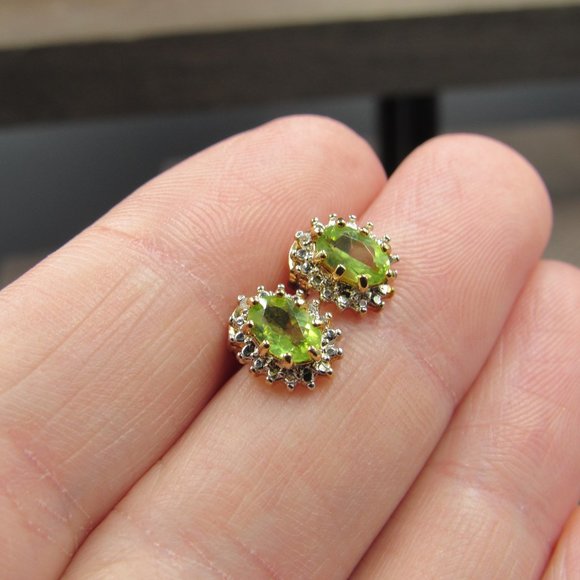 Sterling Silver Simple Oval Peridot Gold Plated Stud Earrings Vintage - Picture 2 of 7